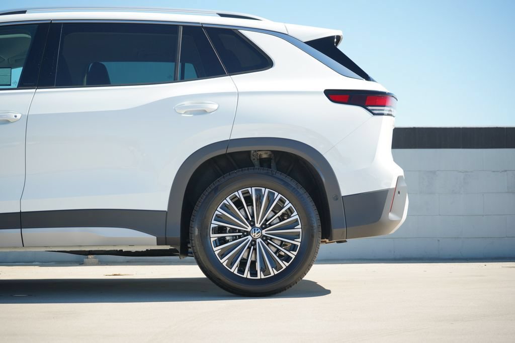 New 2026 Volkswagen Tiguan S FWD image 4