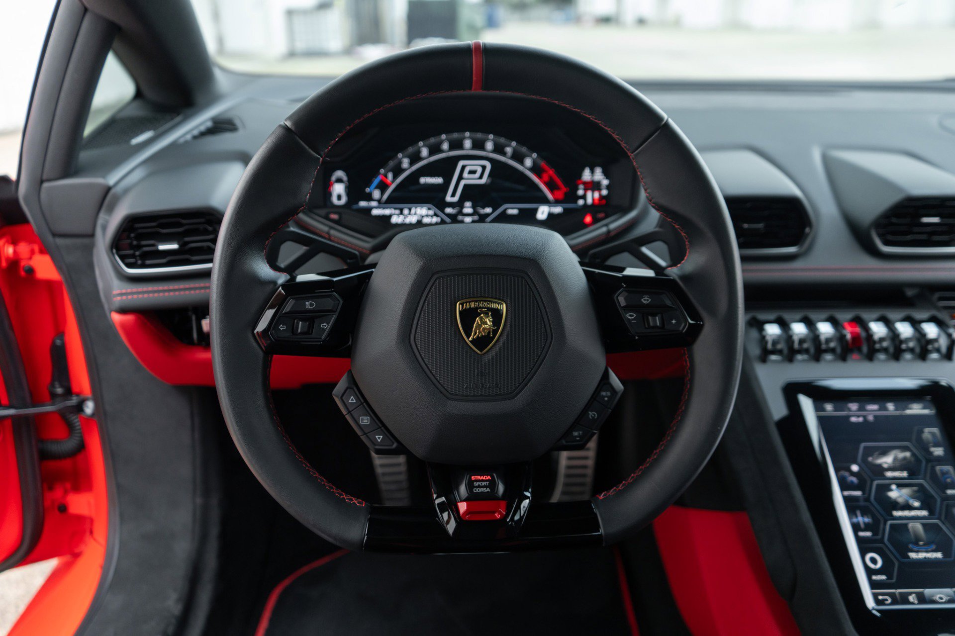 Used 2023 Lamborghini Huracan Tecnica image 10