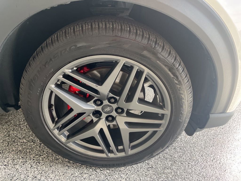 Used 2025 Ford Explorer ST image 10