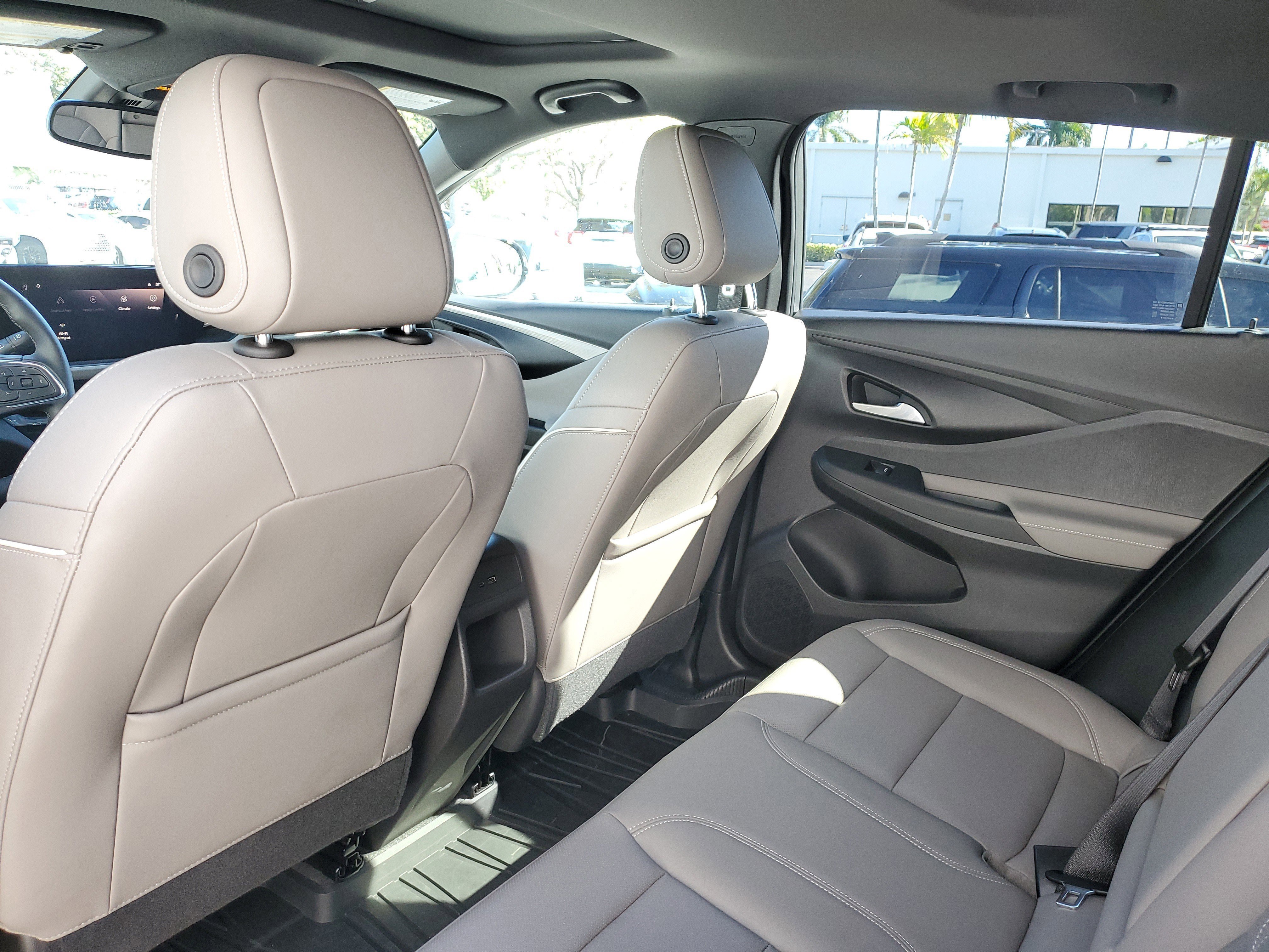 Used 2025 Buick Envista Avenir image 16