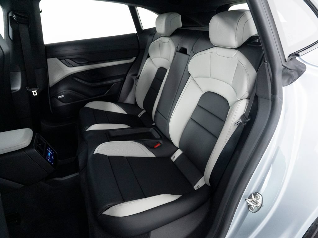 Certified 2022 Porsche Taycan 4S AWD/4WD image 44