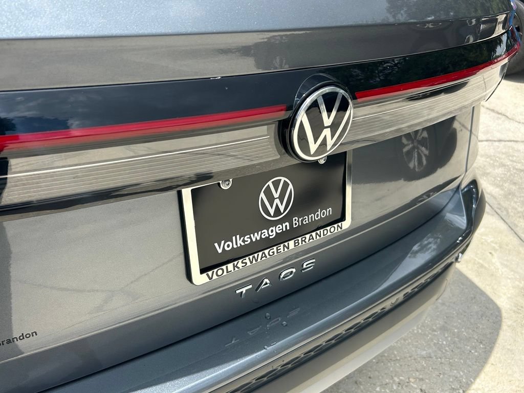 New 2026 Volkswagen Taos SE FWD image 29