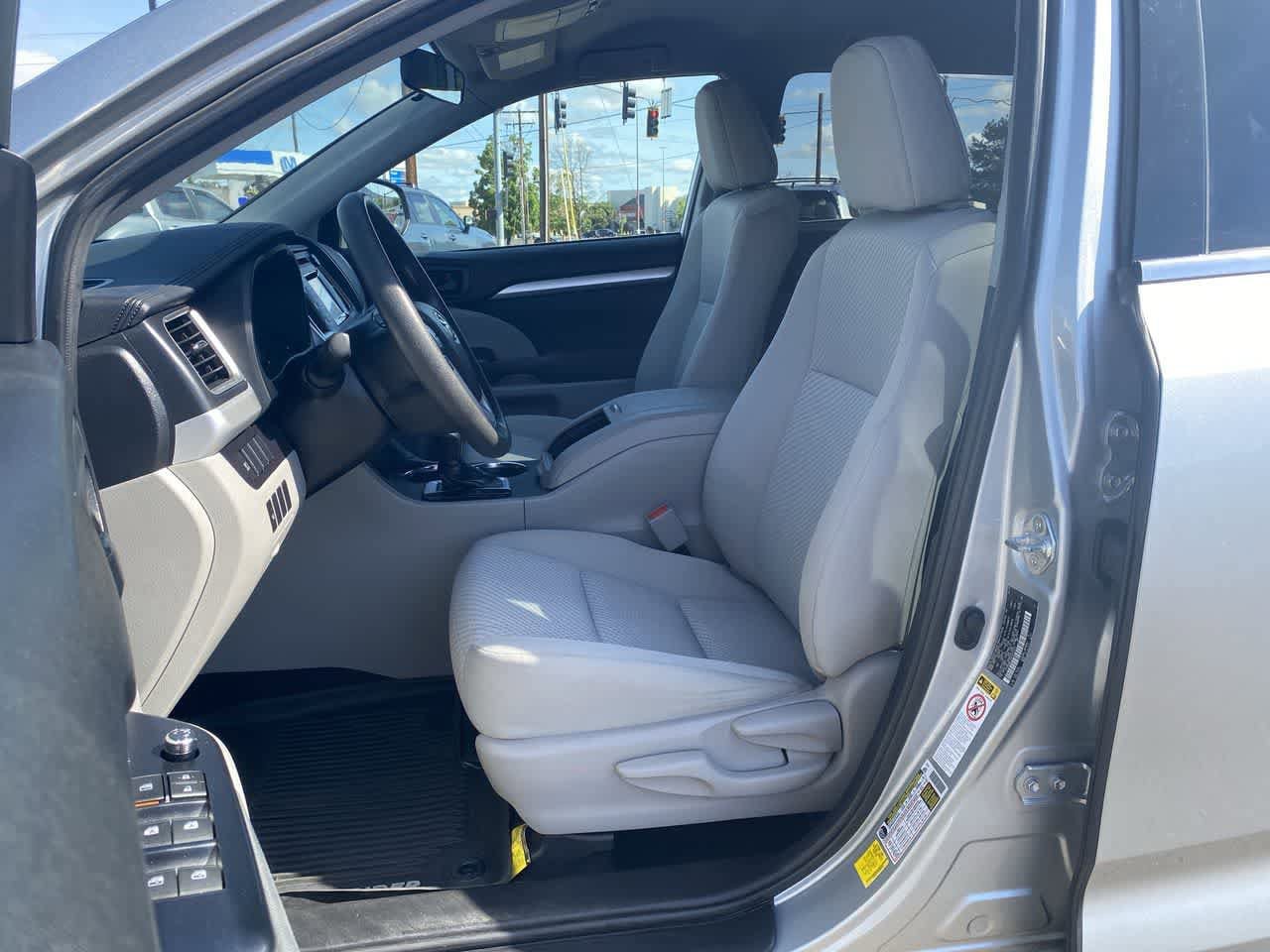 Certified 2019 Toyota Highlander LE AWD/4WD image 11