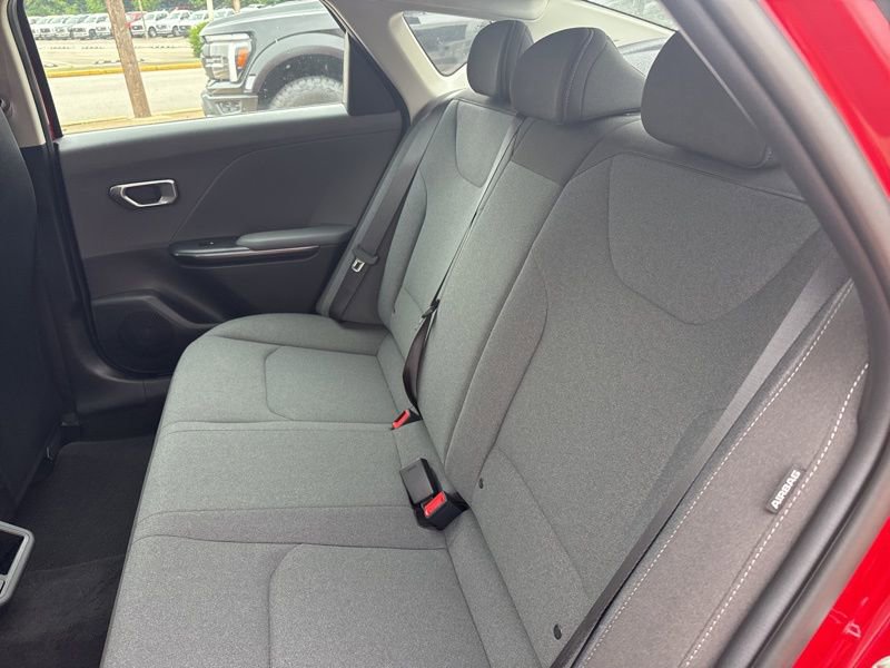 New 2025 Kia K4 LXS image 16