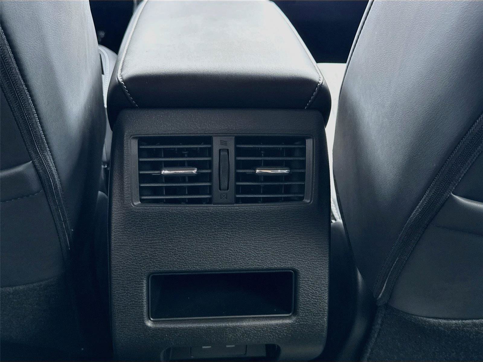 New 2026 Mitsubishi Outlander SE FWD image 25