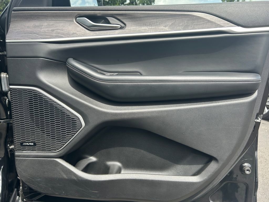 Used 2022 Jeep Grand Cherokee Limited image 25