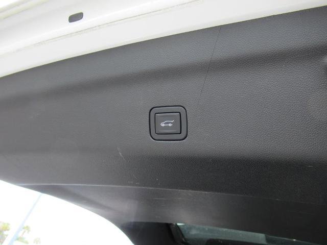 Certified 2022 Chevrolet Suburban High Country image 31