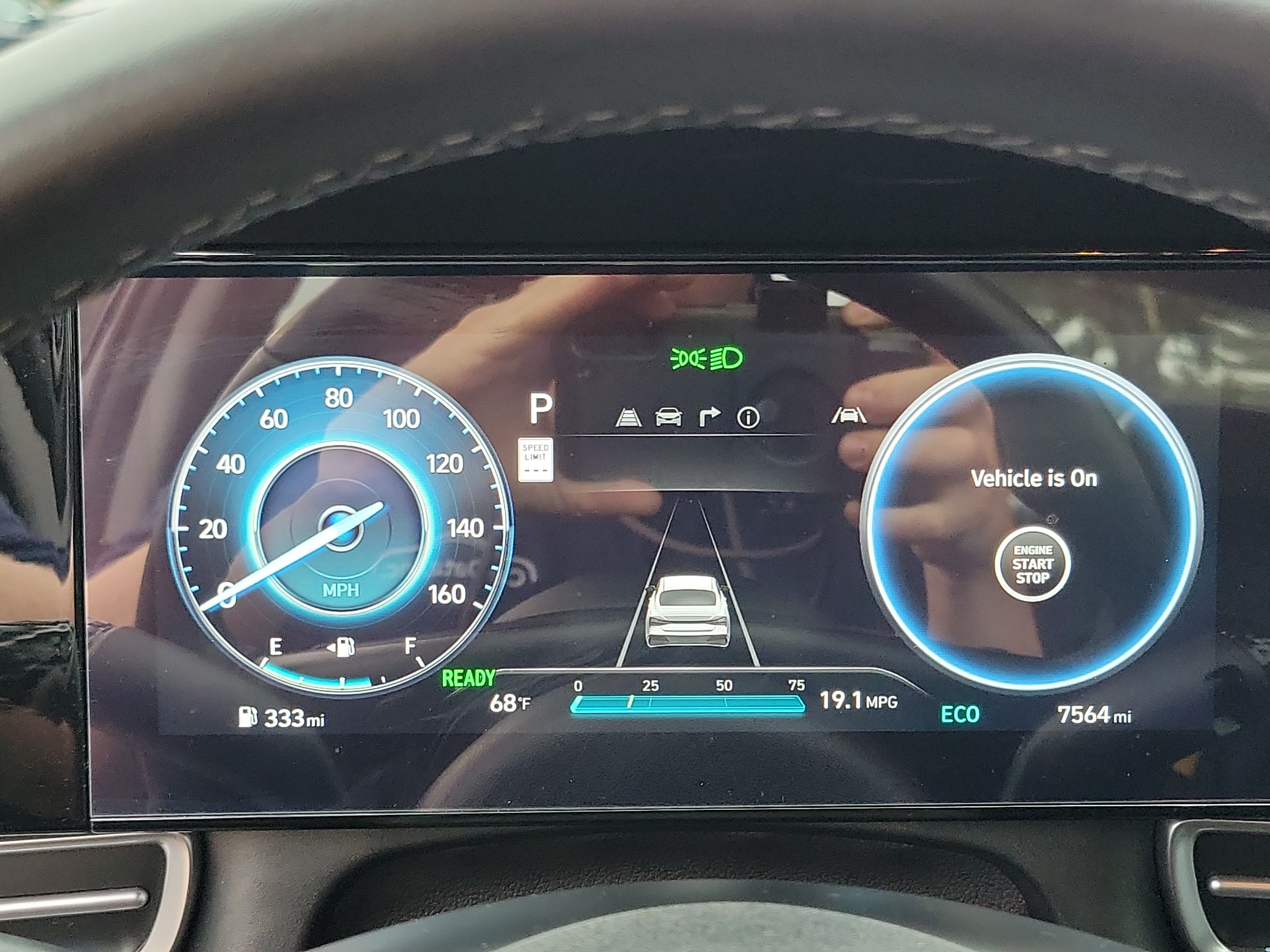 Certified 2025 Hyundai Elantra Limited FWD image 11