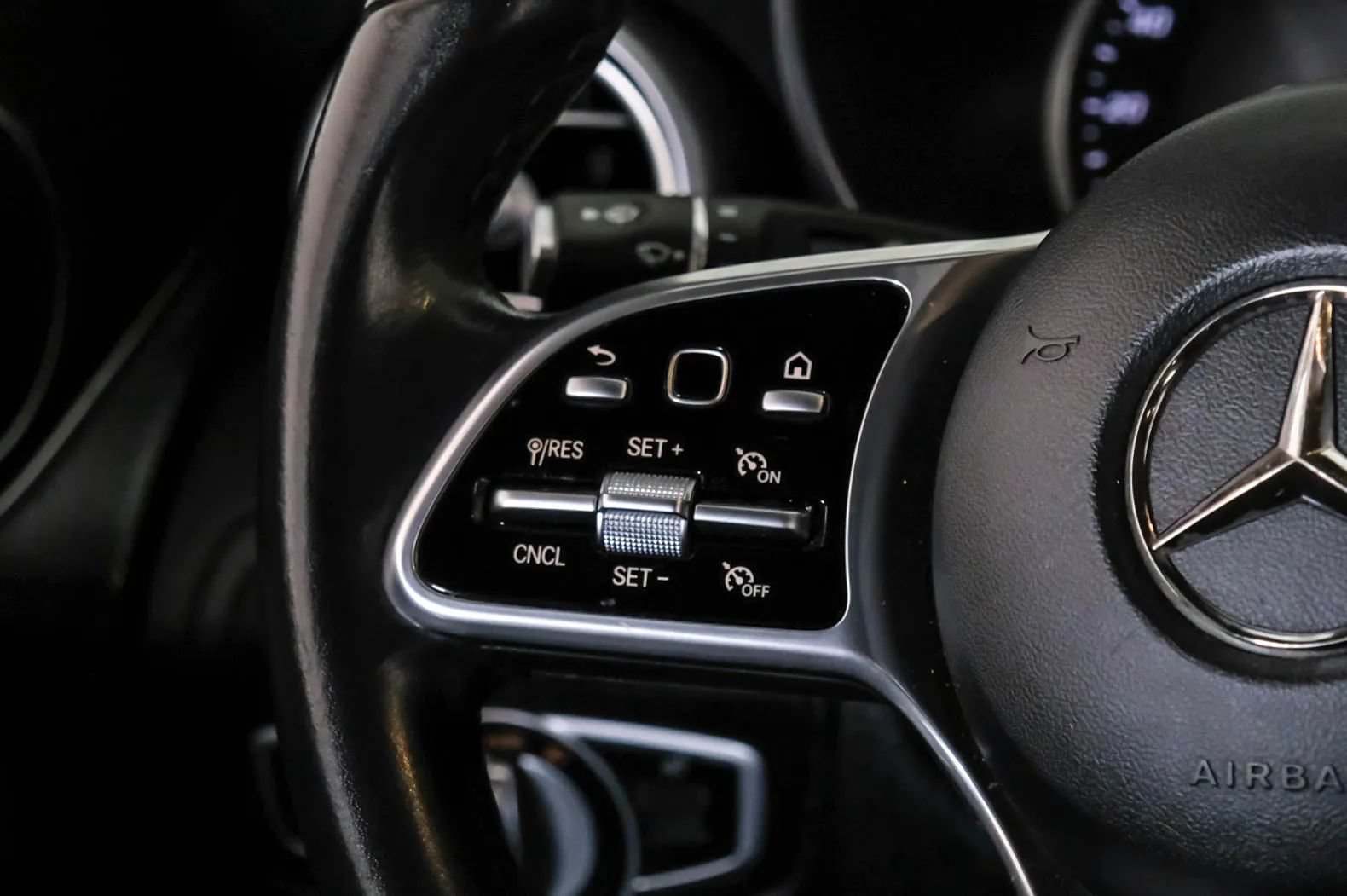 Used 2020 Mercedes-Benz GLC 300 4MATIC image 16