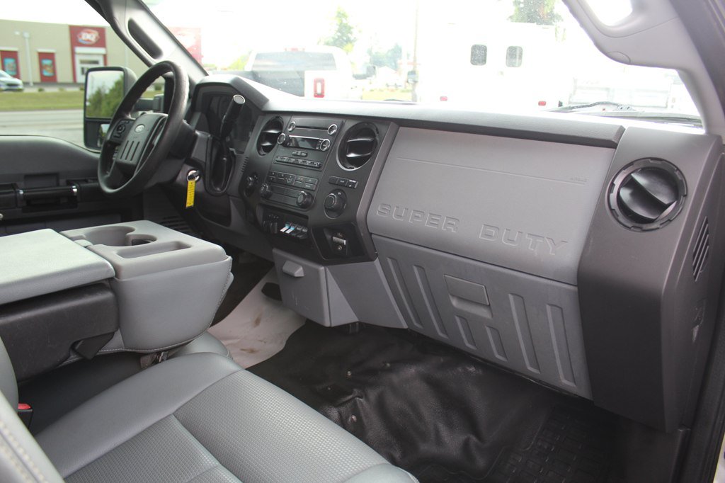 Used 2014 Ford F550 4x4 Regular Cab Super Duty image 19