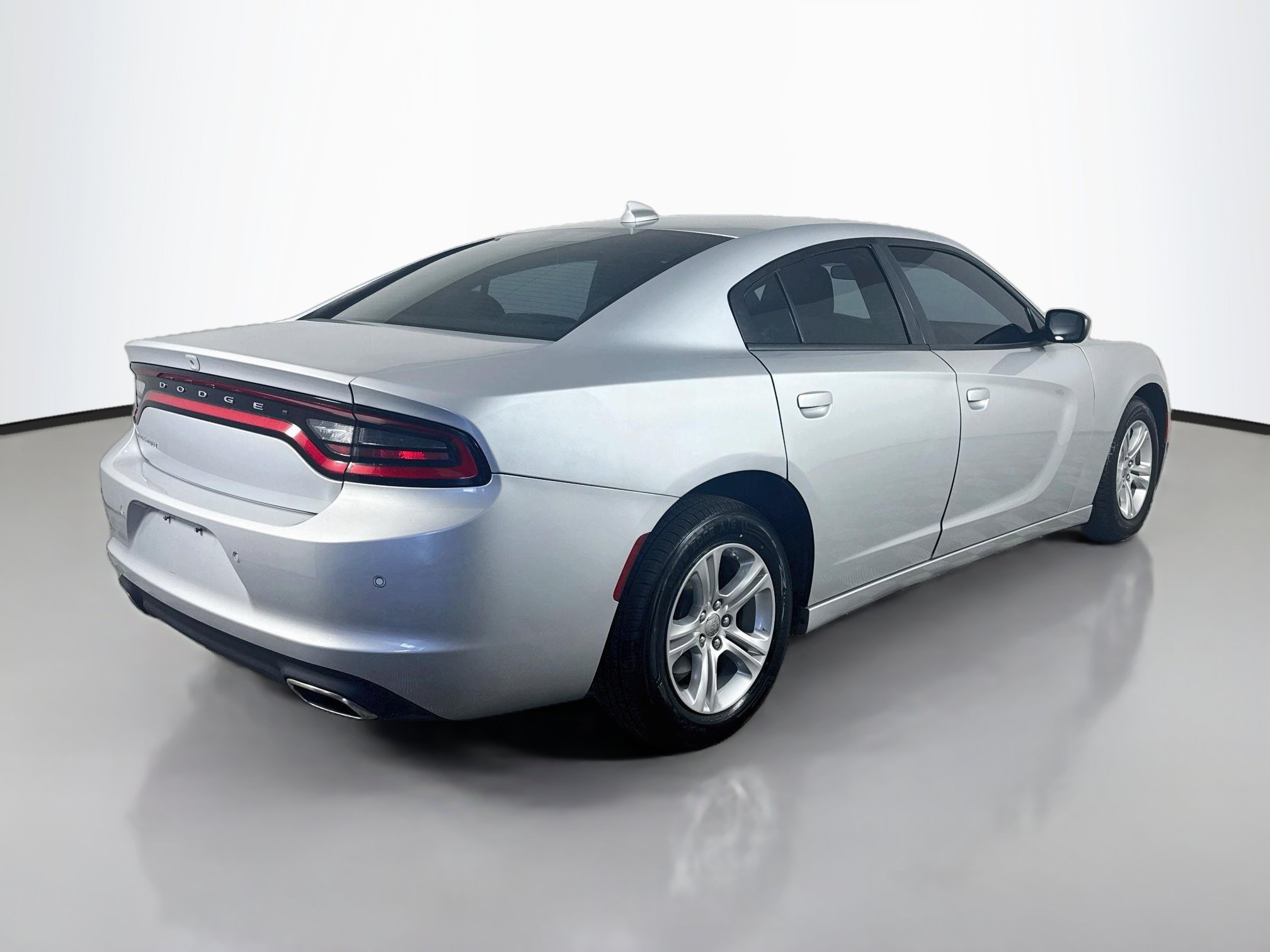 Used 2023 Dodge Charger SXT RWD image 10