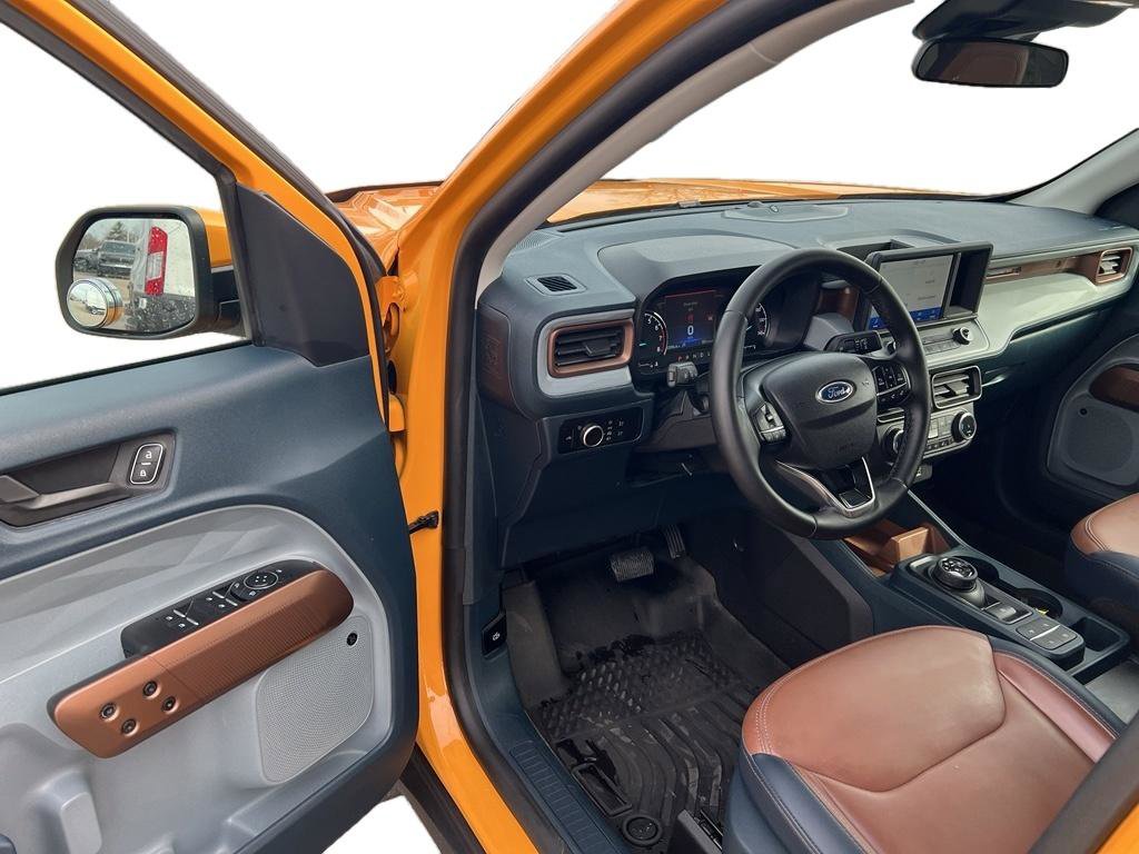 Used 2023 Ford Maverick Lariat w/ Lariat Luxury Package image 12