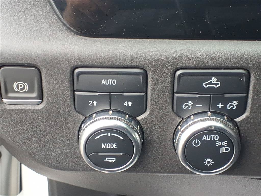 Used 2022 GMC Sierra 1500 SLE w/ Enhanced Capability Package AWD/4WD image 17