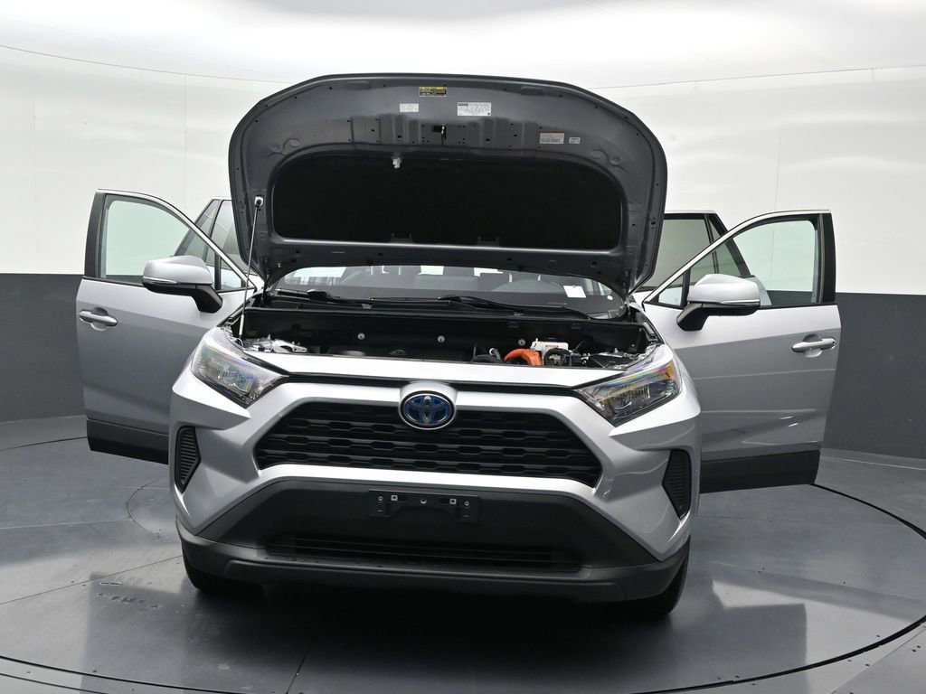 Used 2021 Toyota RAV4 LE image 37