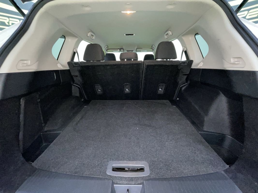 Used 2024 Nissan Rogue S image 26