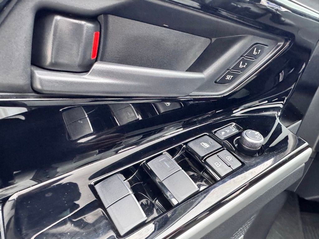 Used 2024 Subaru Solterra Touring image 30