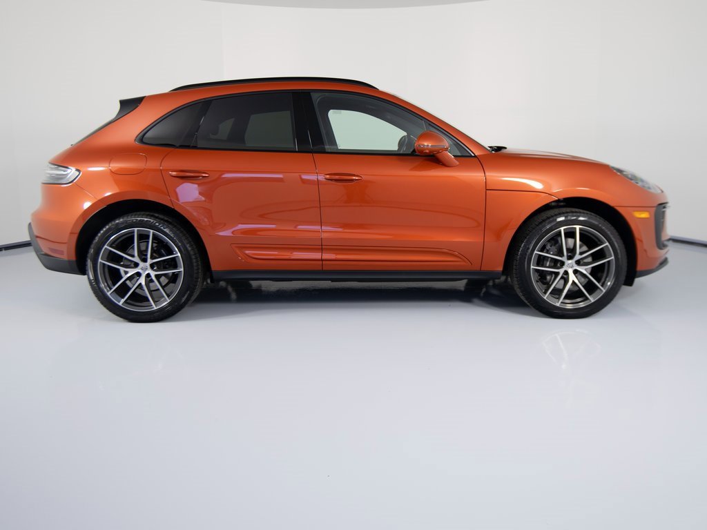 Certified 2025 Porsche Macan image 13