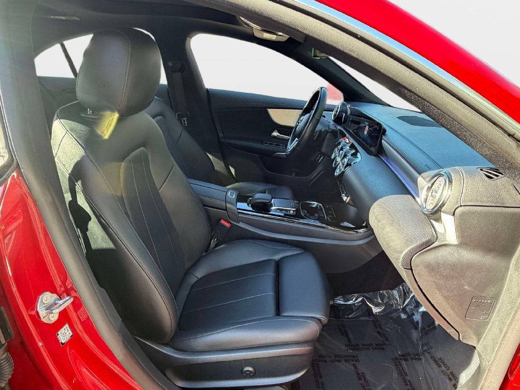Used 2021 Mercedes-Benz CLA 250 4MATIC image 9