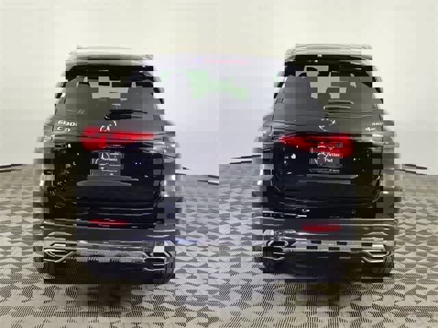 Certified 2025 Mercedes-Benz GLC 300 4MATIC image 4