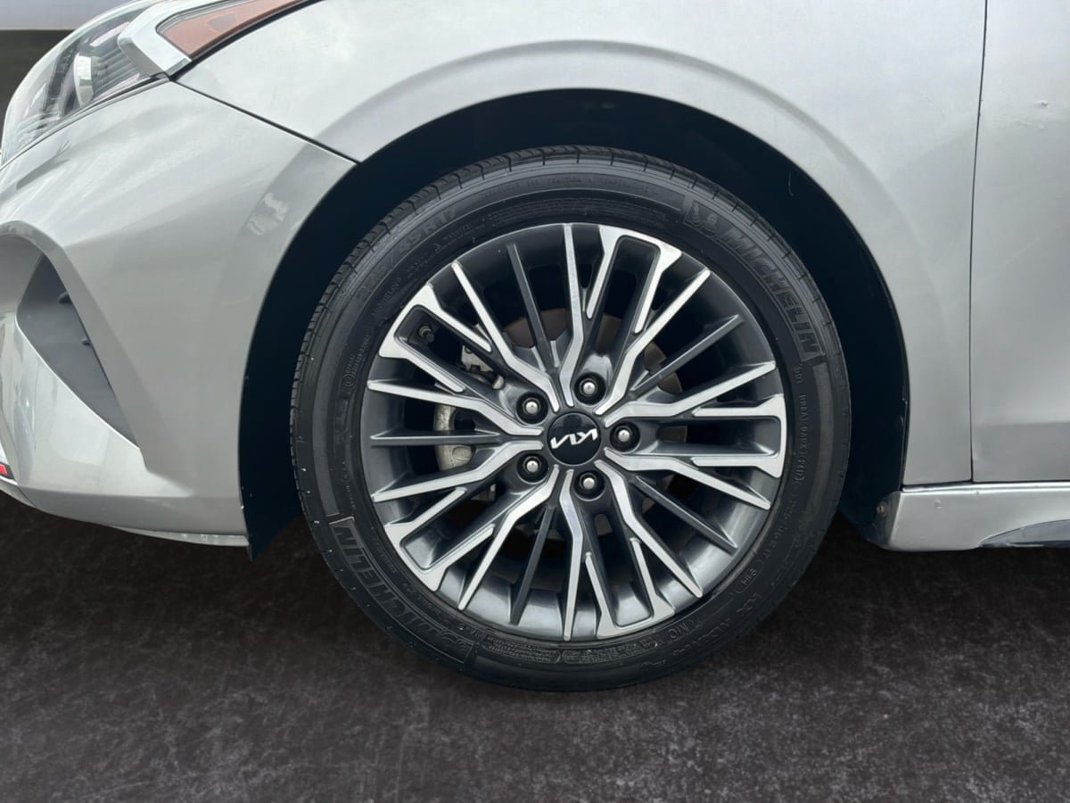 Used 2023 Kia Forte GT-Line FWD image 9