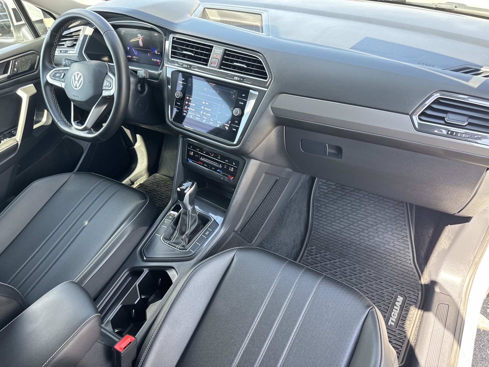Certified 2023 Volkswagen Tiguan SE FWD image 33