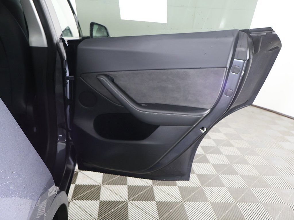 Used 2023 Tesla Model Y Long Range image 26