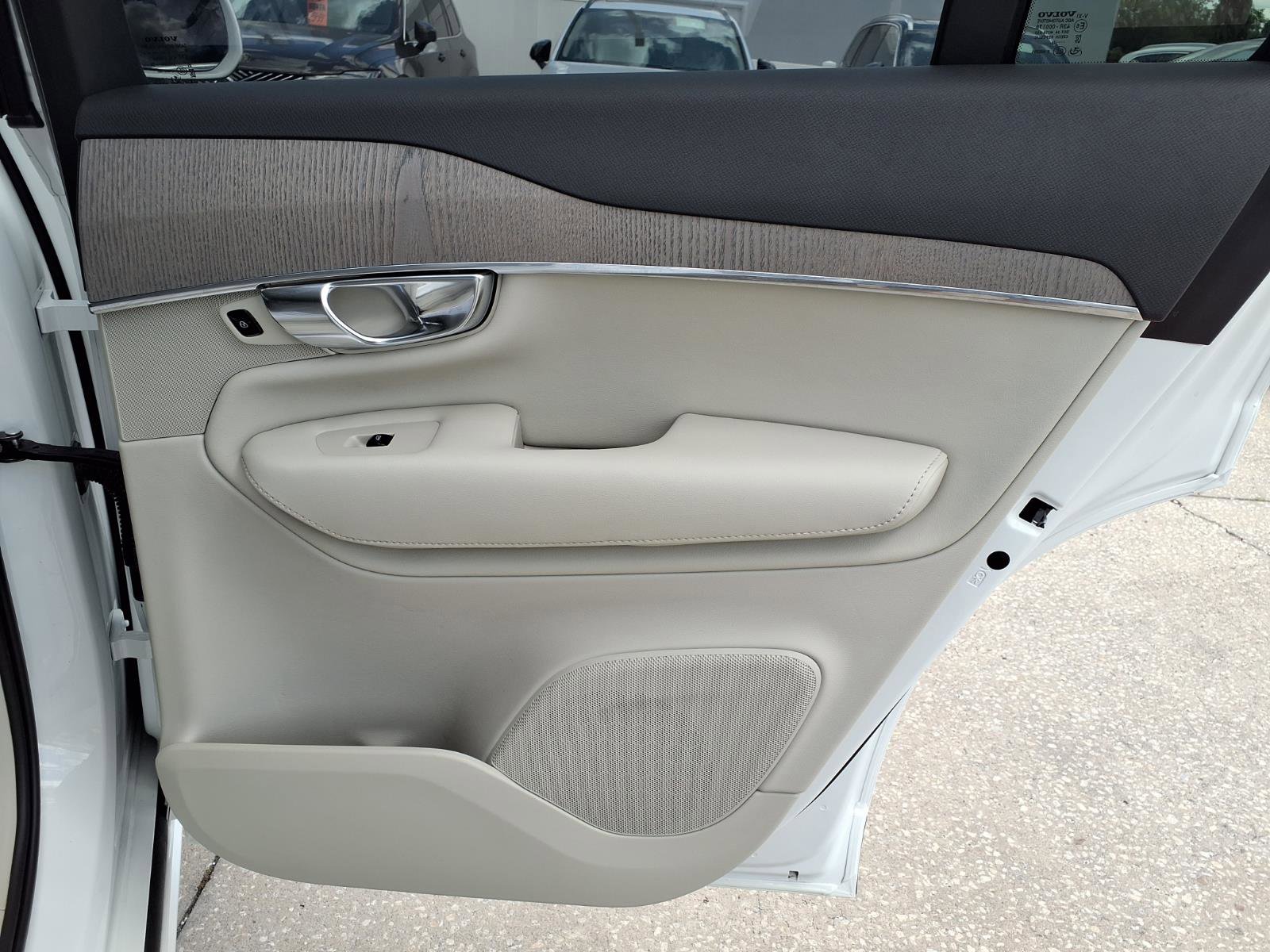Certified 2025 Volvo XC90 T8 Plus w/ Protection Package Premier AWD/4WD image 14