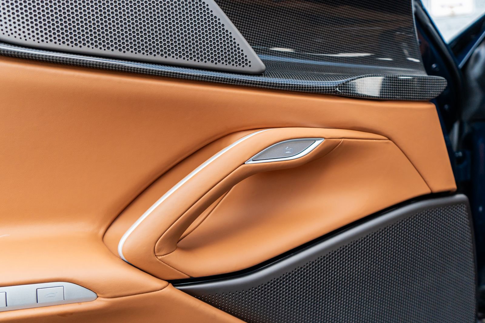 Used 2025 Ferrari Purosangue image 25