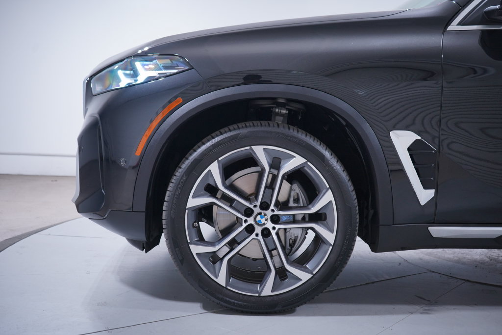 Used 2024 BMW X5 sDrive40i w/ Parking Assistance Package RWD image 2