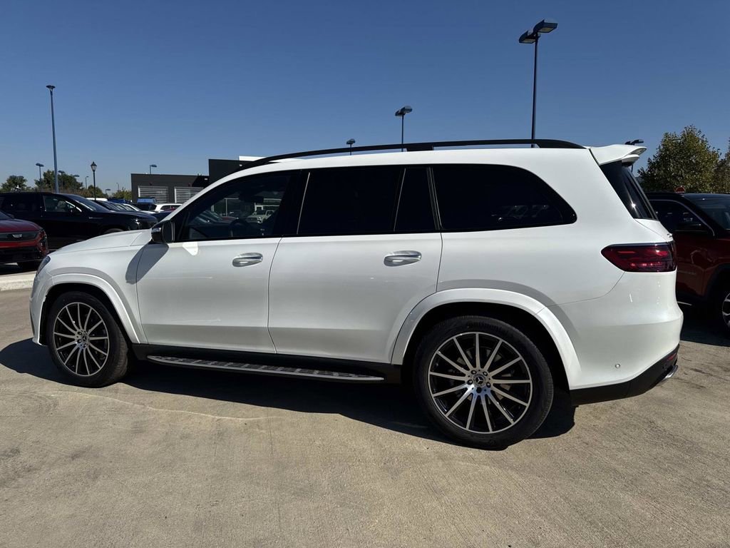 New 2026 Mercedes-Benz GLS 580 4MATIC image 4