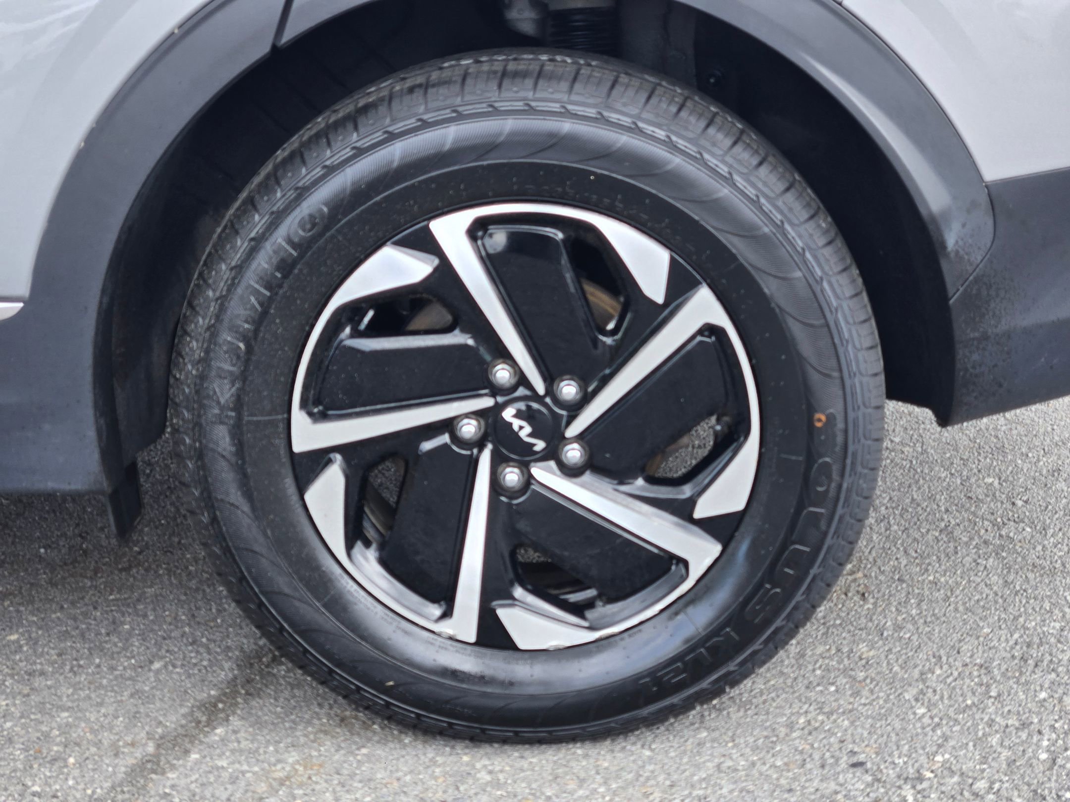 Used 2023 Kia Sportage LX image 17