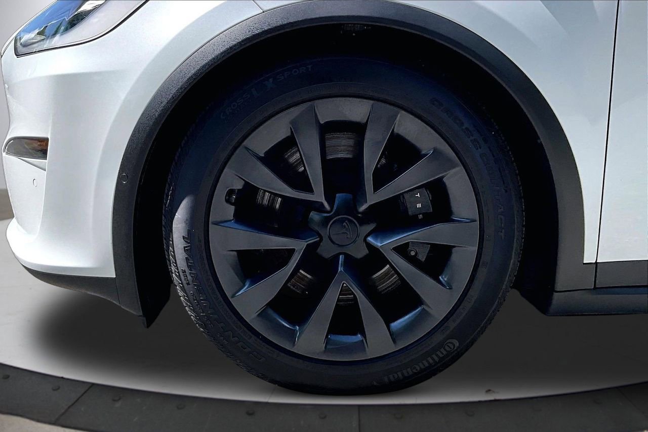 Used 2023 Tesla Model X AWD/4WD image 34