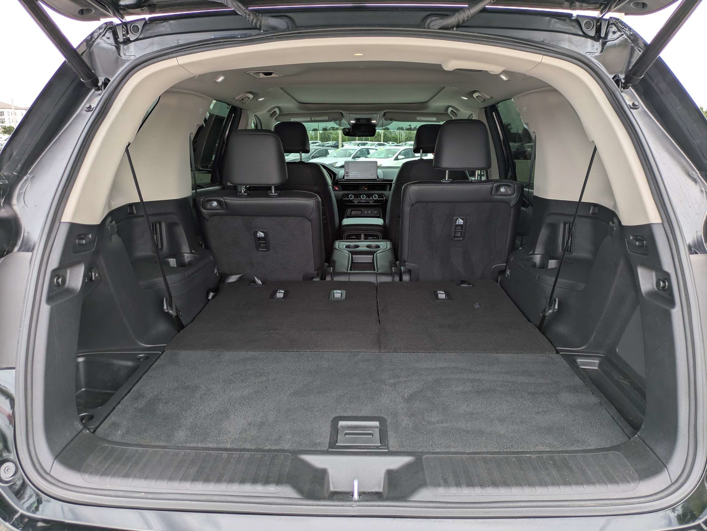 Used 2025 Honda Pilot Touring image 14
