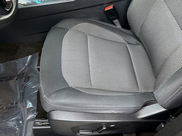 Used 2016 Ford Explorer XLT w/ Equipment Group 201A image 18