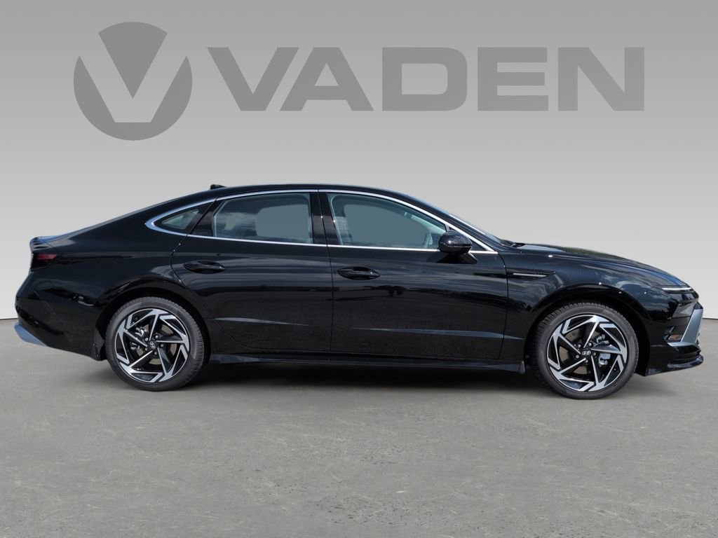 New 2026 Hyundai Sonata SEL FWD image 2