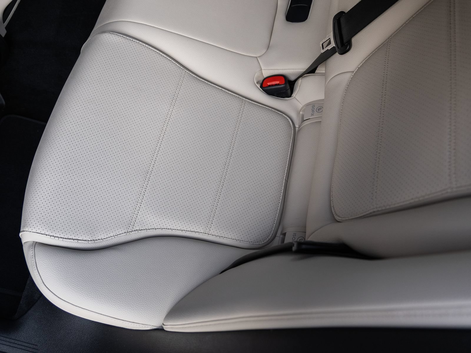 Used 2025 Mercedes-Benz C 300 Sedan image 31