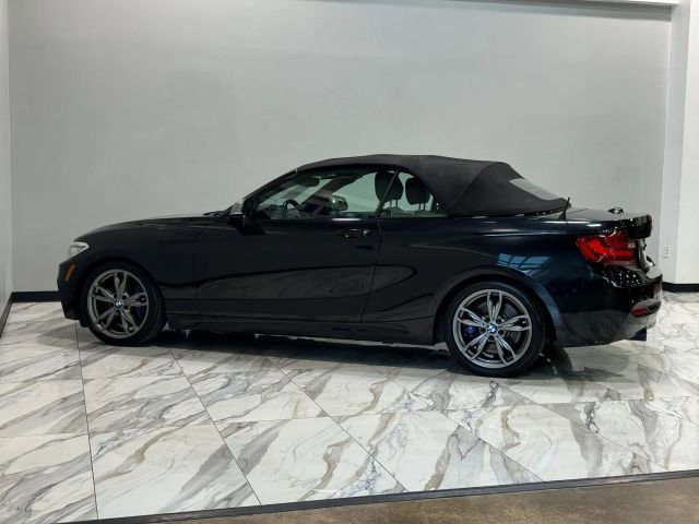 Used 2015 BMW M235i Convertible image 9