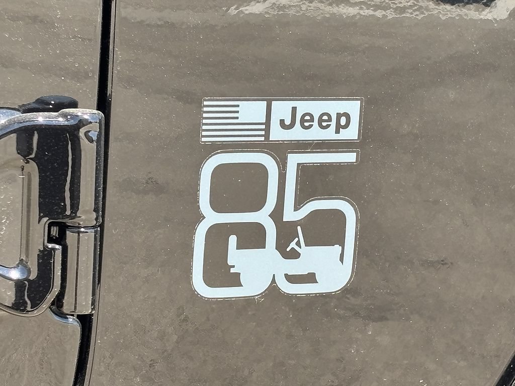 New 2026 Jeep Gladiator Sport AWD/4WD image 3