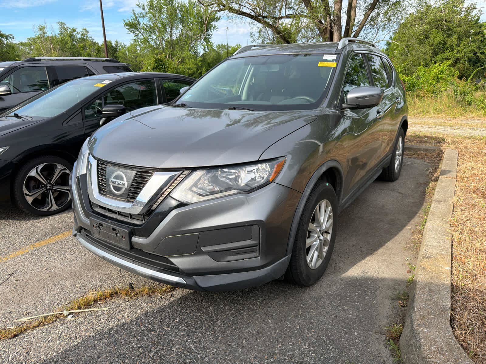 Used 2017 Nissan Rogue SV AWD/4WD image 7