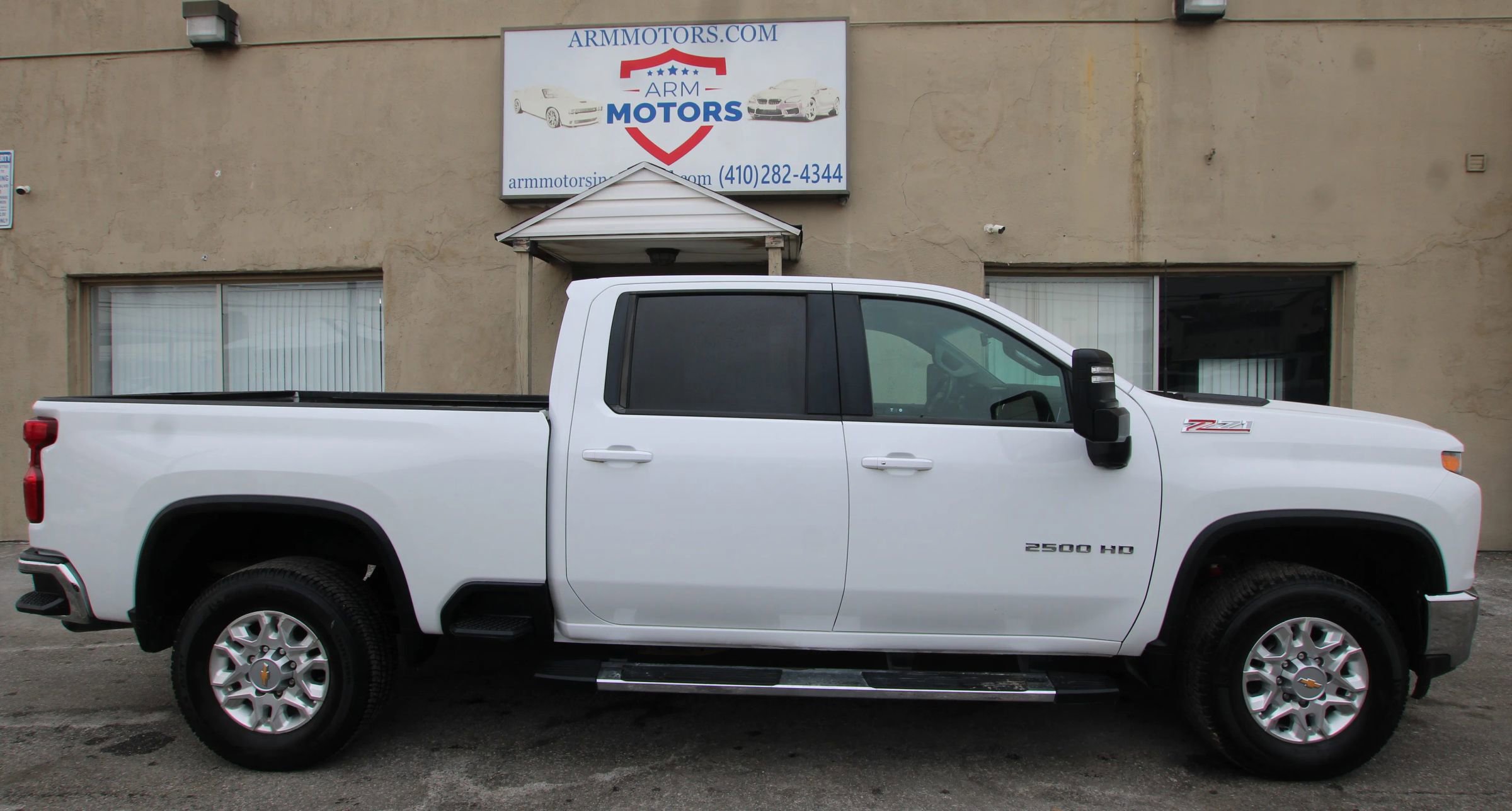 Used 2023 Chevrolet Silverado 2500 LT w/ Convenience Package image 4