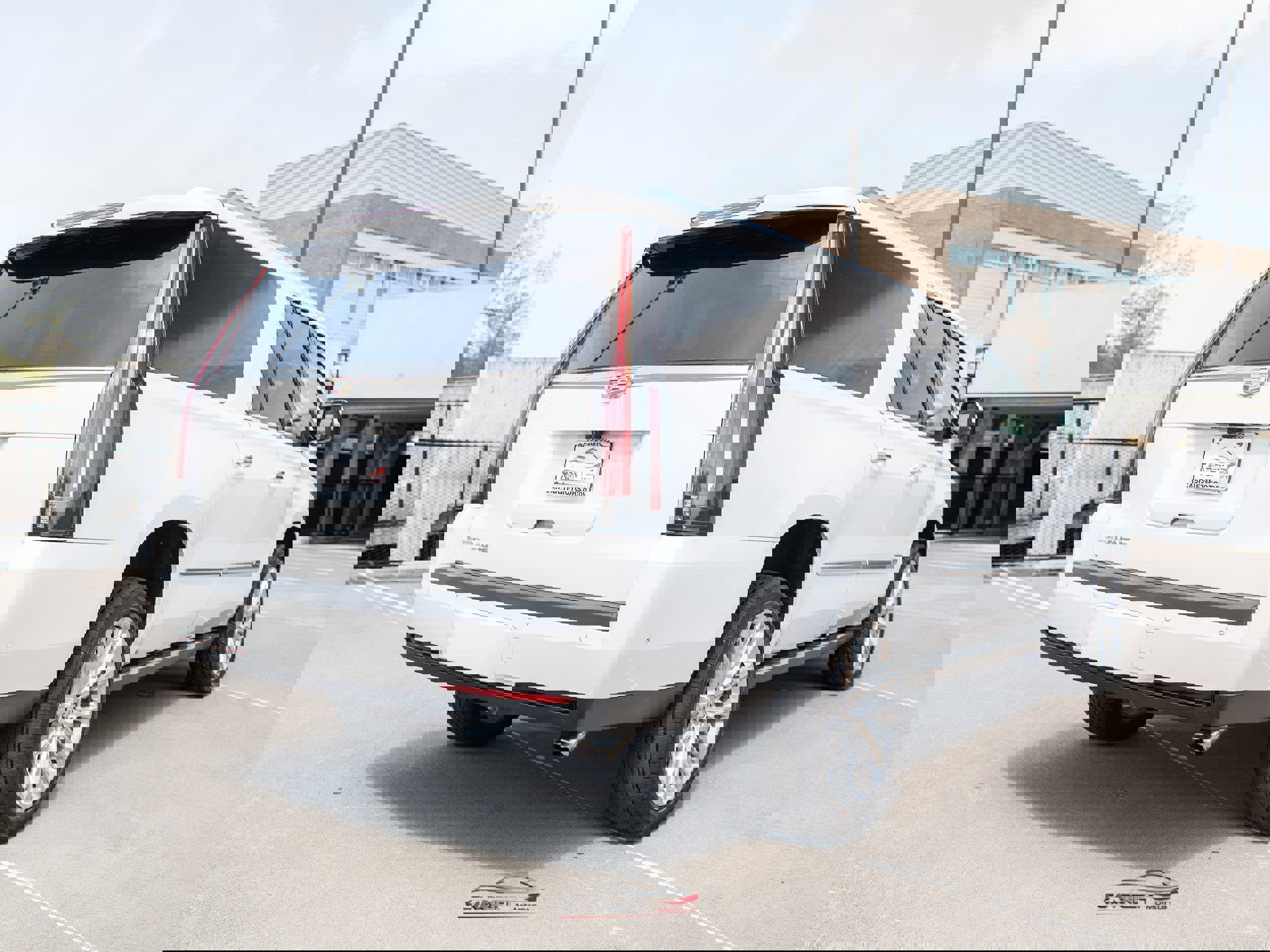 Used 2020 Cadillac Escalade ESV Premium Luxury image 7