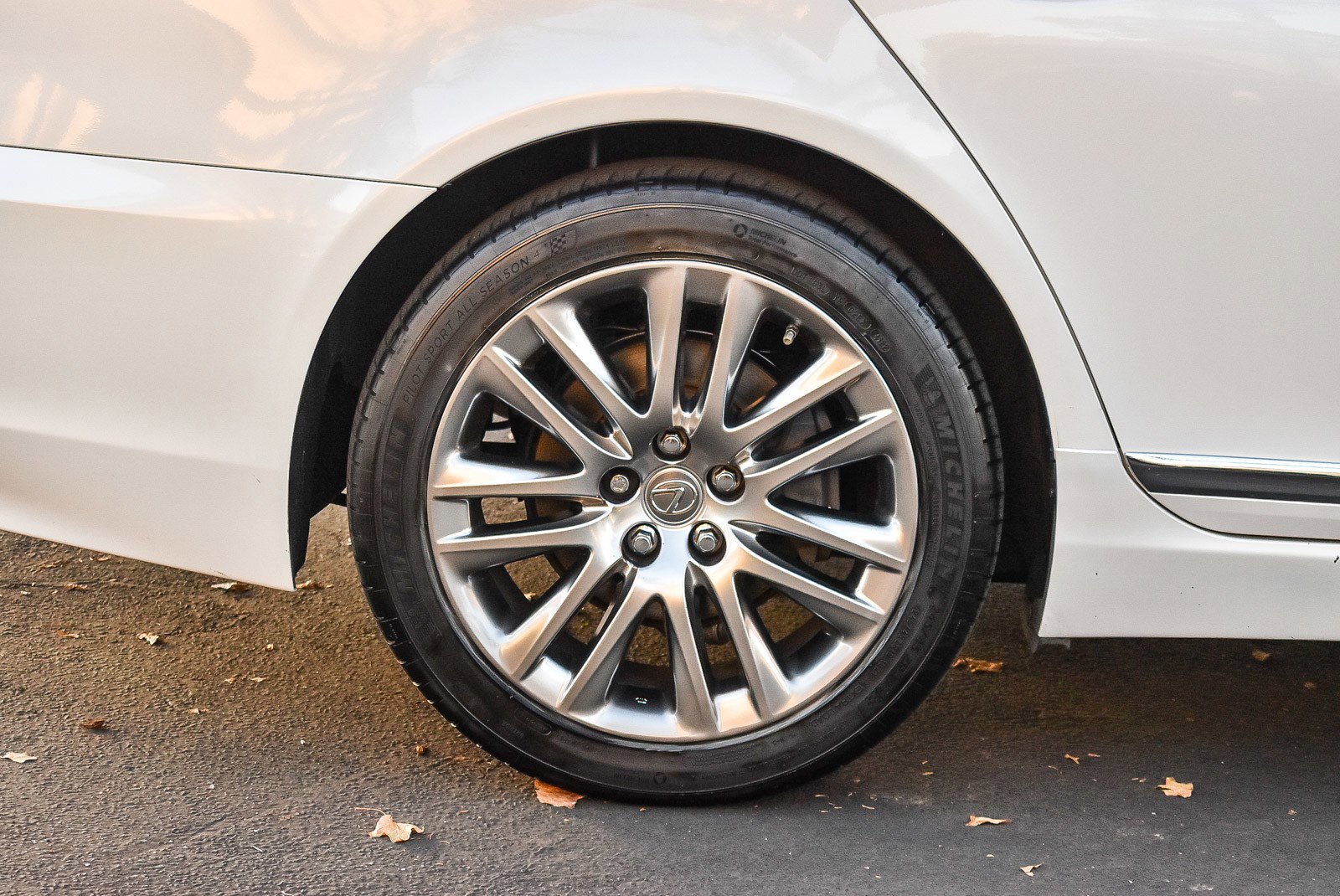 Used 2015 Lexus LS 460 L image 11