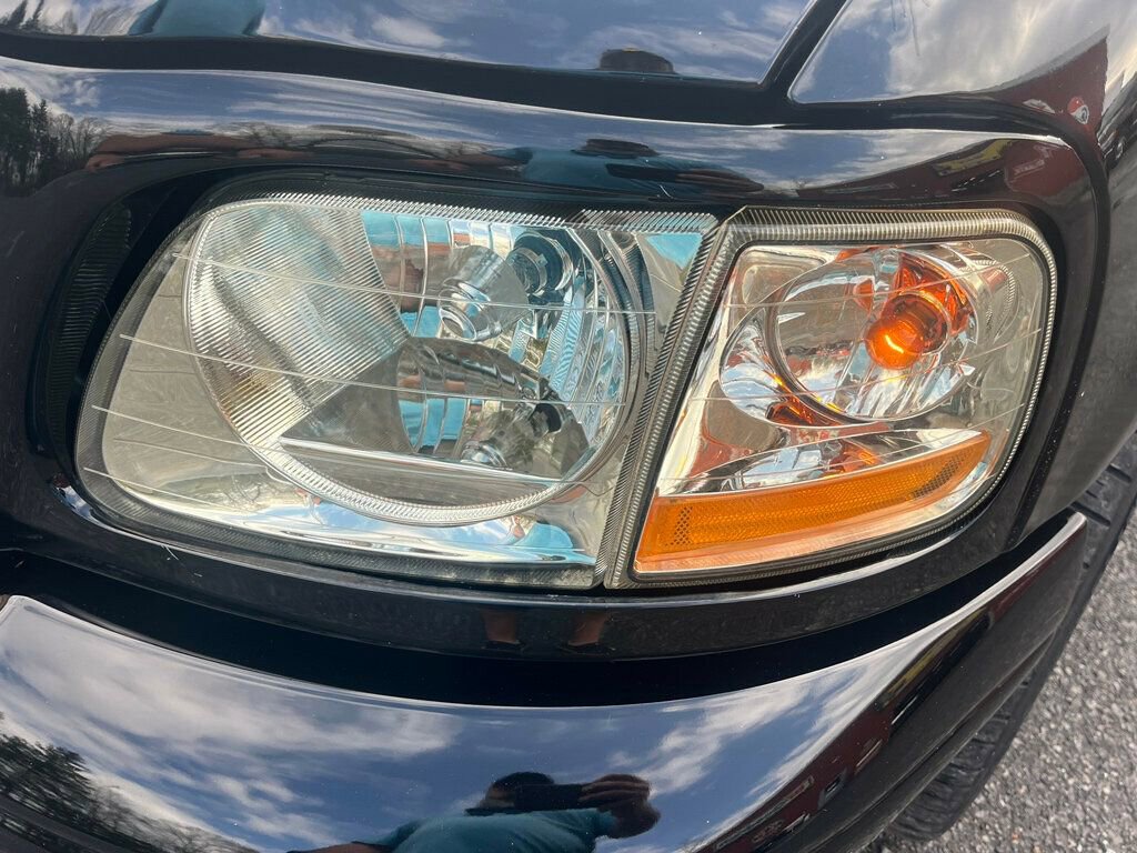 Used 2001 Ford F150 Harley-Davidson RWD image 9