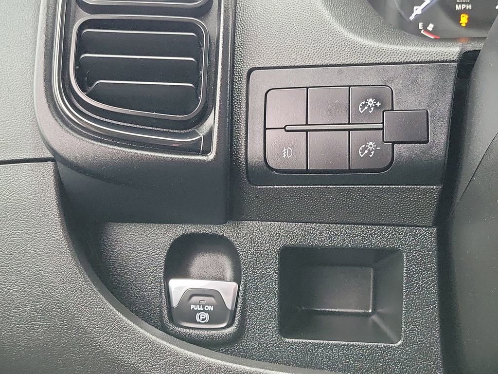 Used 2025 RAM ProMaster 2500 w/ Convenience Group FWD image 8