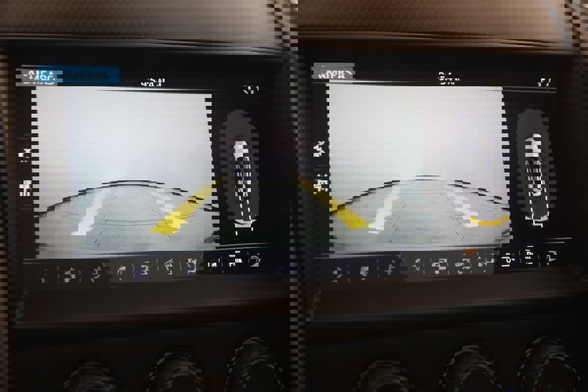 Used 2021 Jaguar F-TYPE R image 10