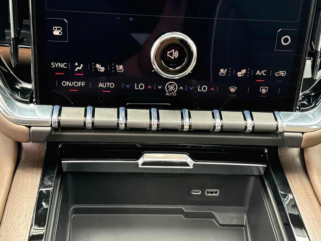 New 2026 GMC Yukon Denali Ultimate AWD/4WD image 24