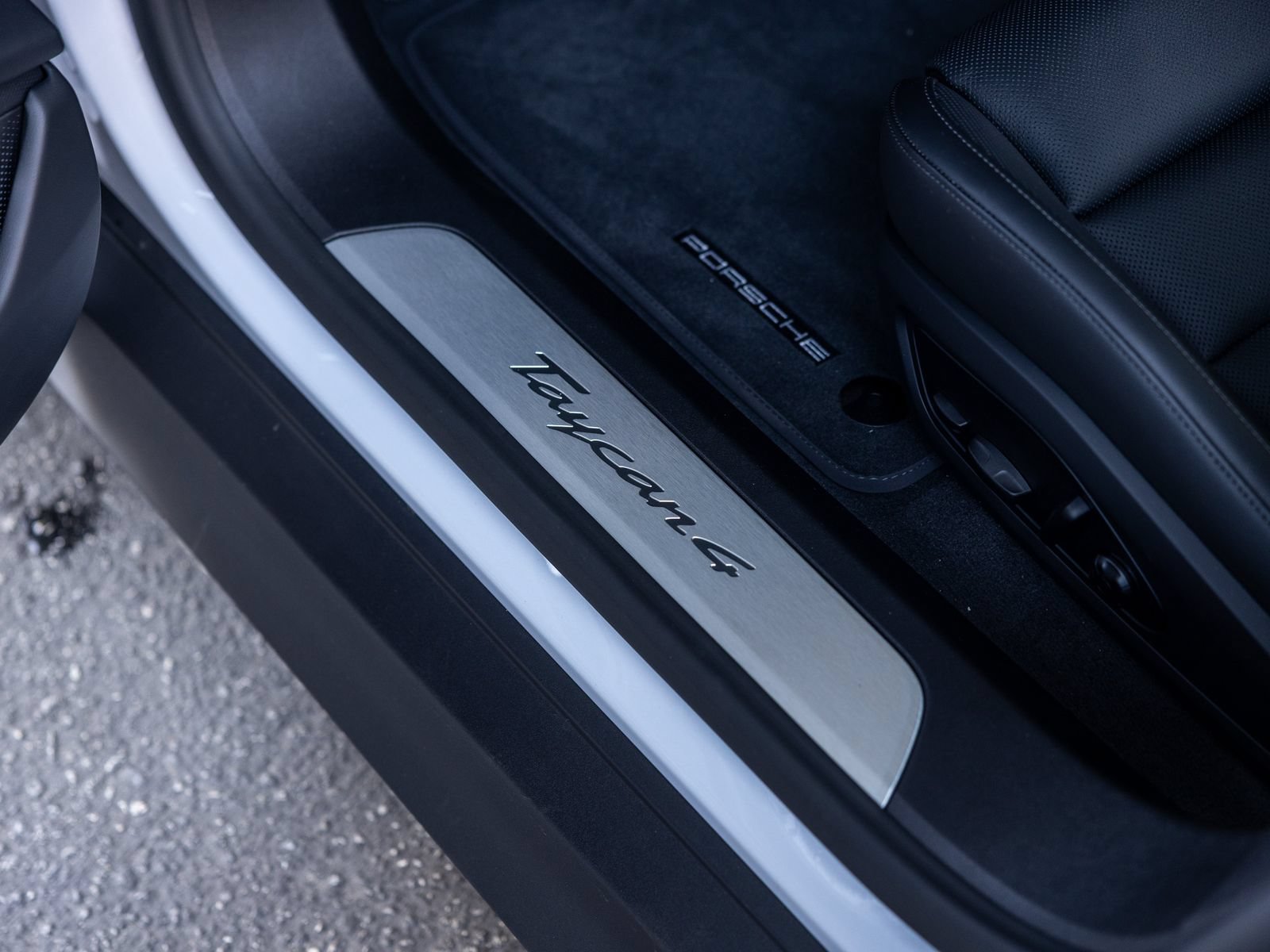 New 2026 Porsche Taycan AWD/4WD image 29
