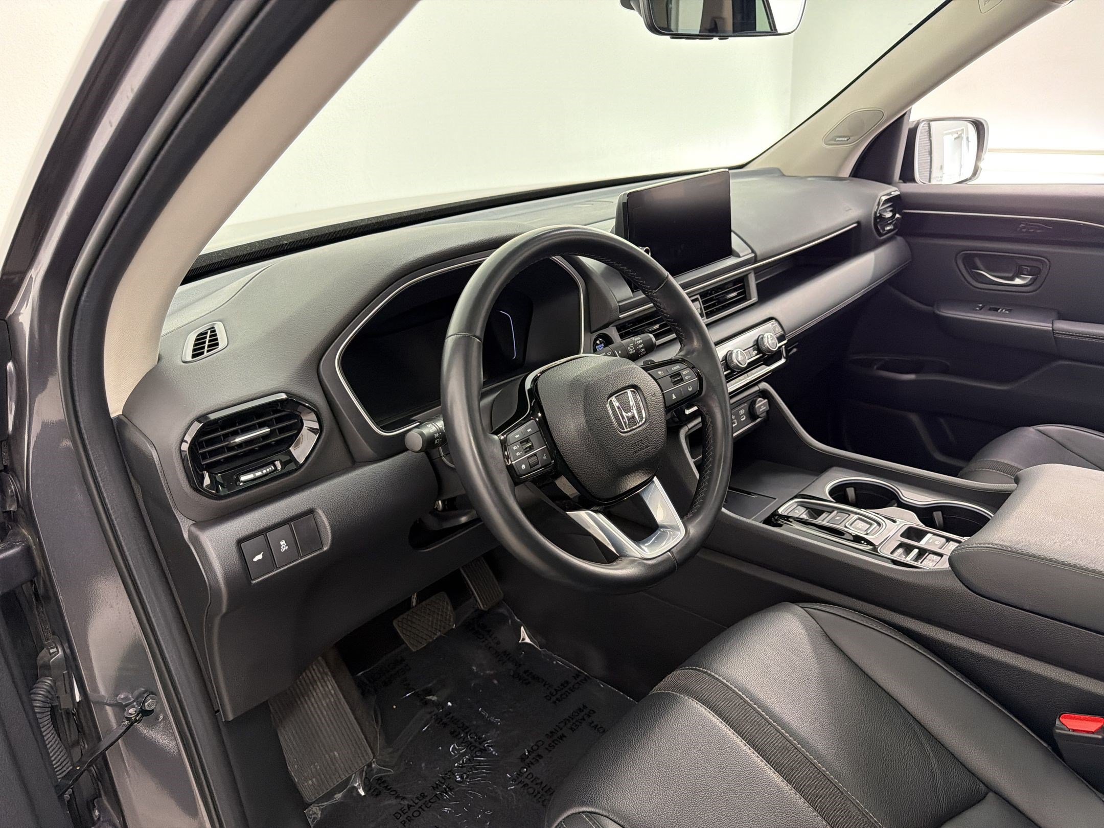 Used 2024 Honda Pilot Touring image 4