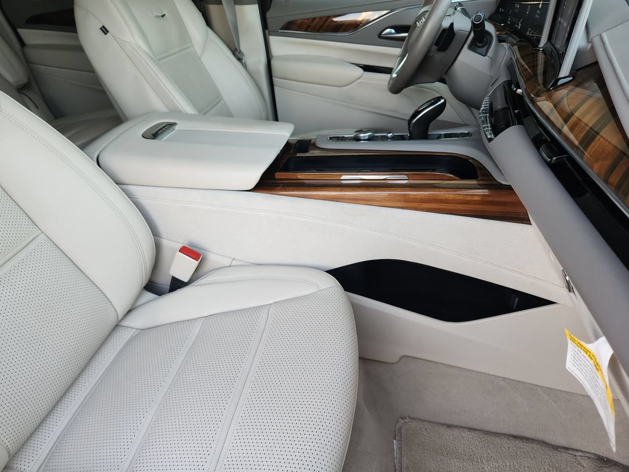 Used 2024 Cadillac Escalade ESV Sport Platinum AWD/4WD image 13