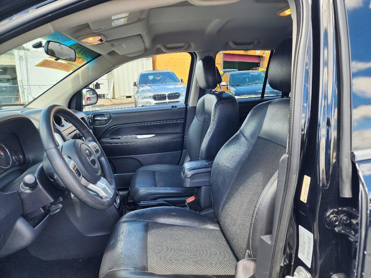 Used 2015 Jeep Compass Latitude FWD image 14